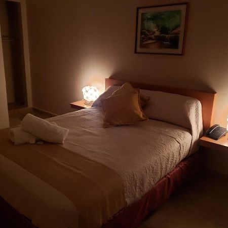 Hotel La Pequena 巴伦西亚 外观 照片
